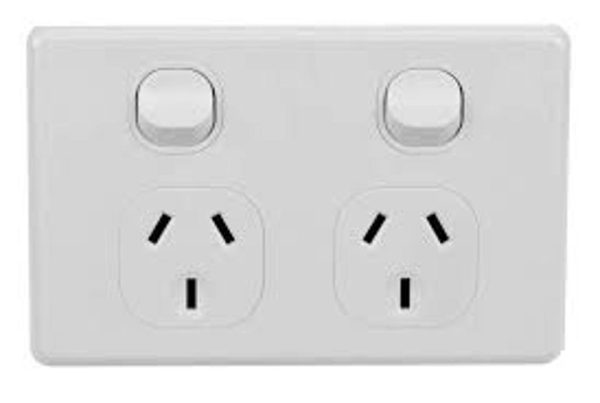 QZAO 15A White Double GPO